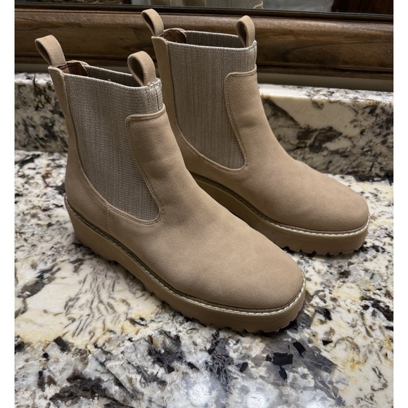 Yellowbox Shoes - Yellowbox Idela Chelsea Boots Beige Lug Sole Platform Slip Resistant Size 7
